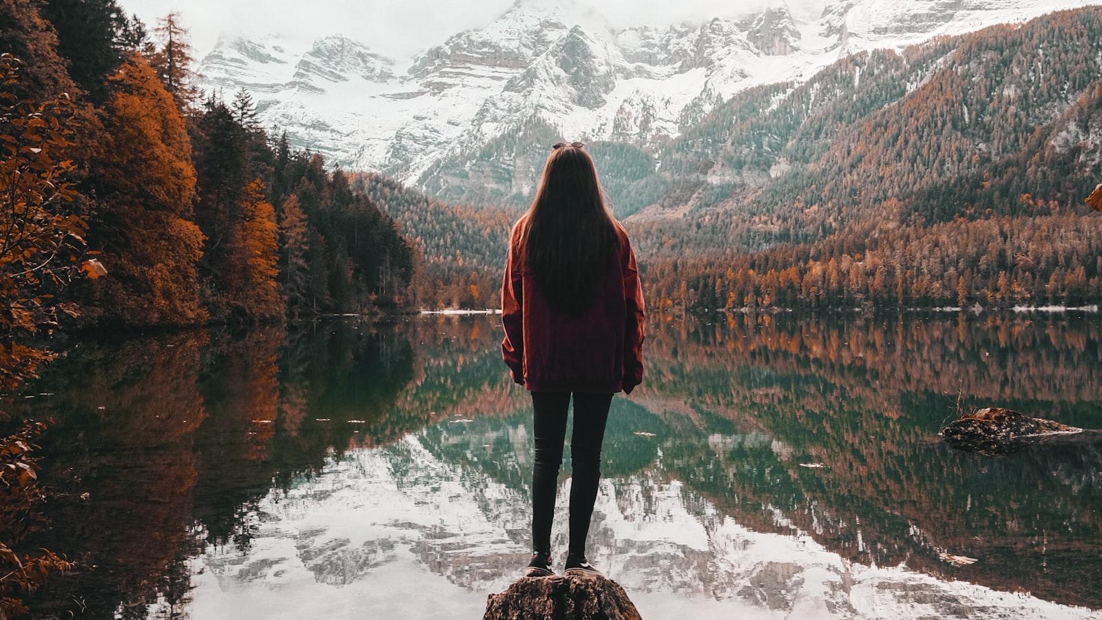 Jak prawidłowo wybrać i ułożyć folię pod chudziak, by zapewnić trwałość podłoża?